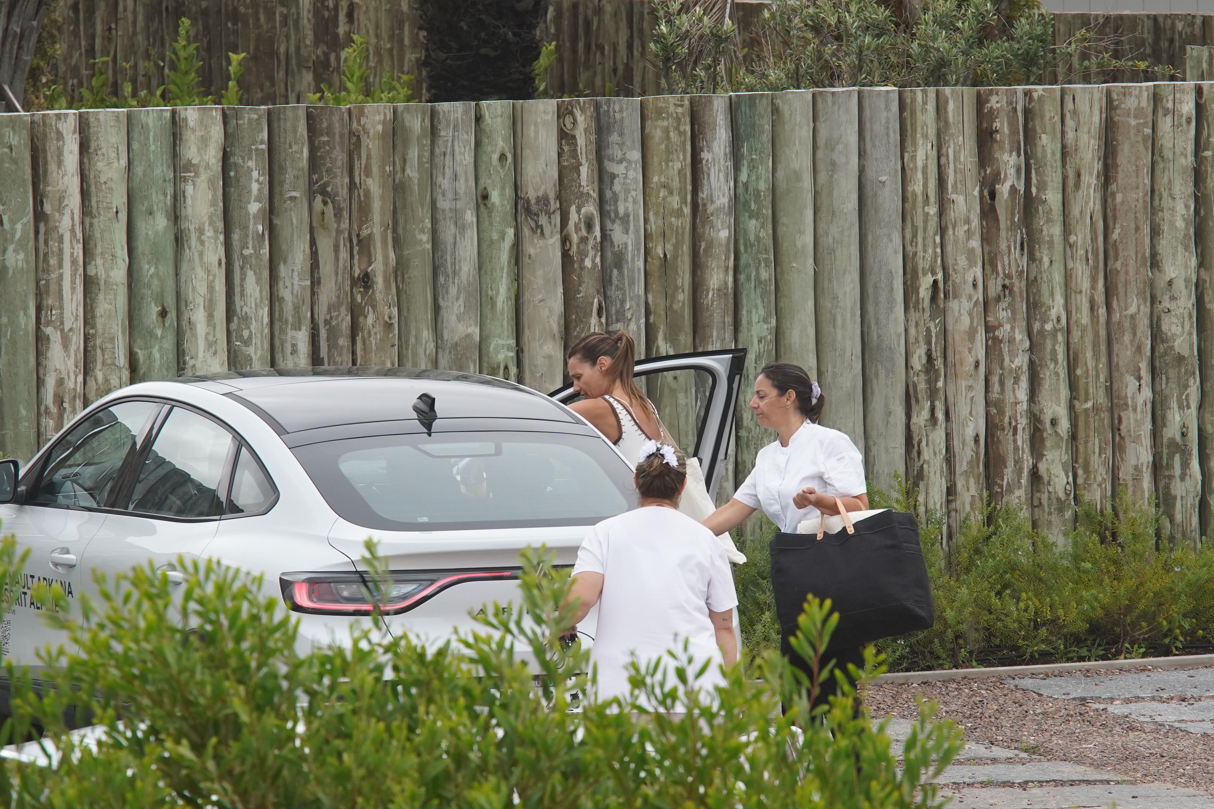 Pampita, en una jornada de movimientos y reencuentros en Uruguay