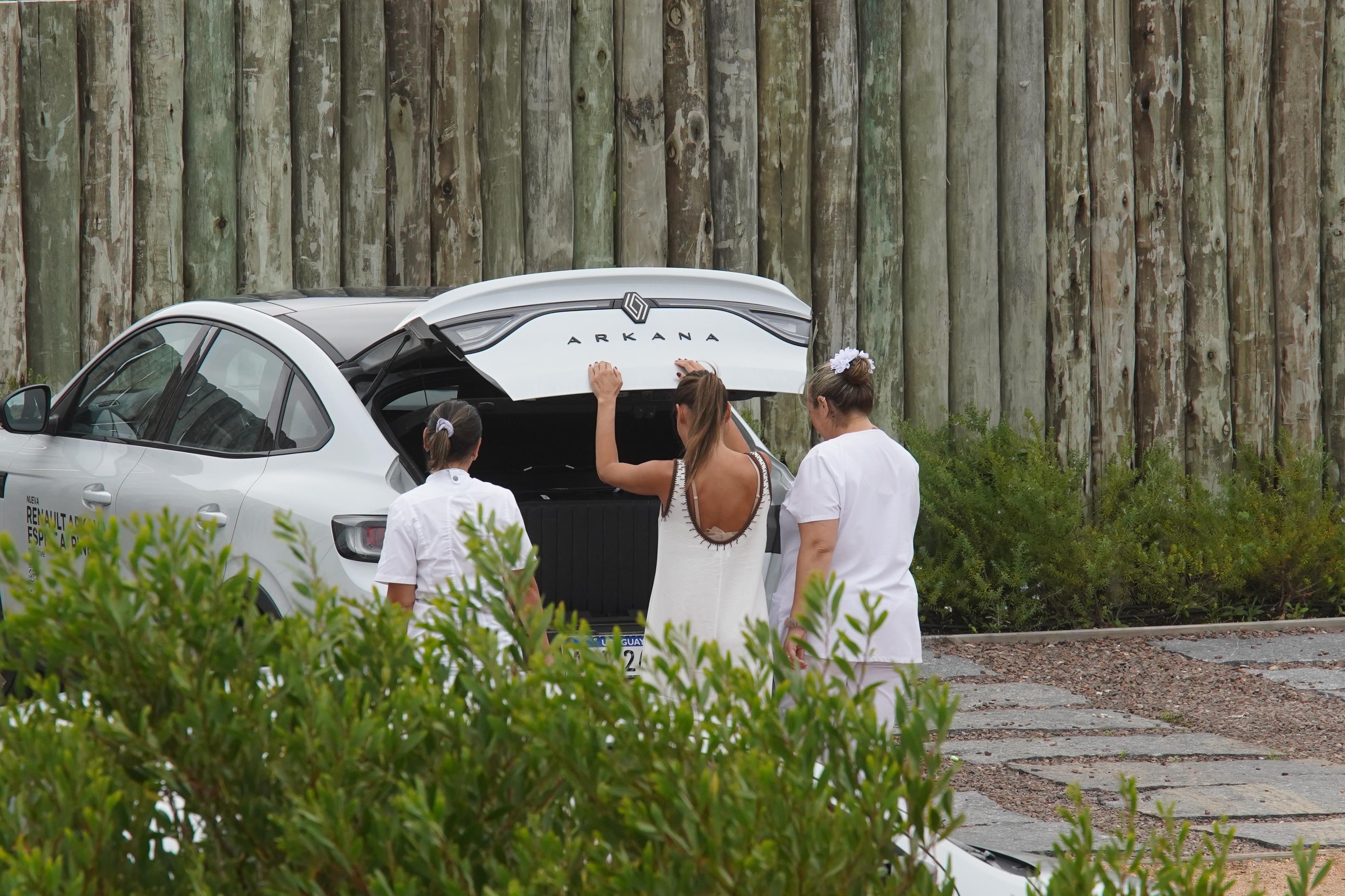 La conductora se mostró relajada durante sus días en la costa esteña