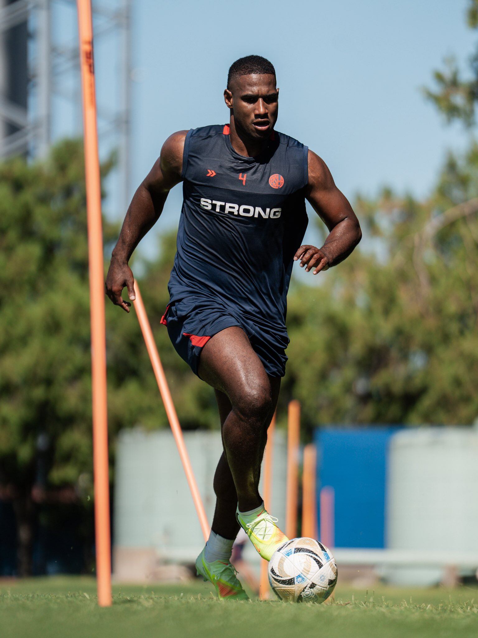 Jhohan Romaña por ahora seguirá en San Lorenzo. Lo pretendía River Plate