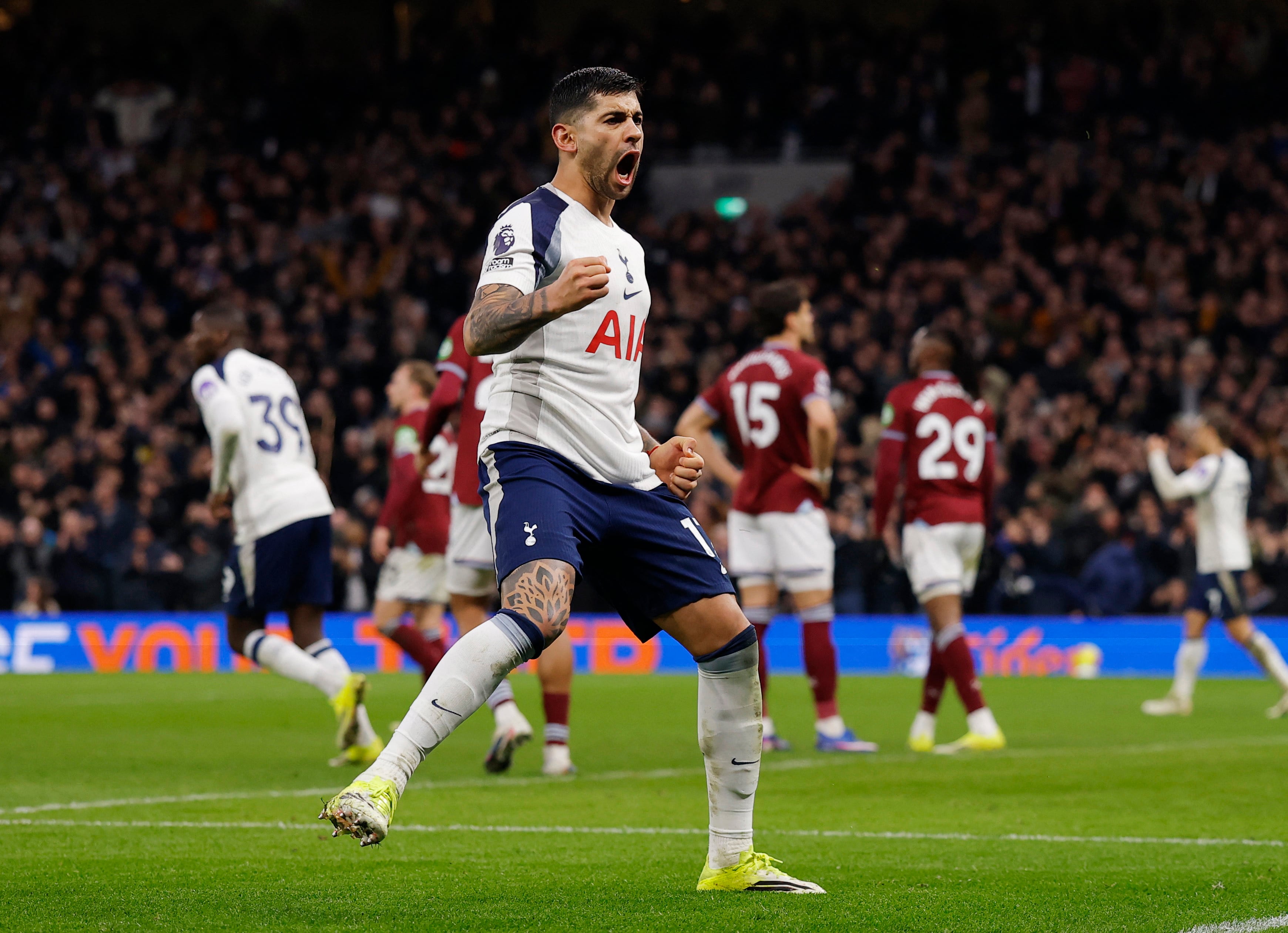 El Cuti Romero sentenció el empate parcial en la derrota ante West Ham (Reuters/Andrew Couldridge)