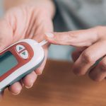 Picos de azúcar en sangre postprandiales relacionados con el riesgo de enfermedad de Alzheimer