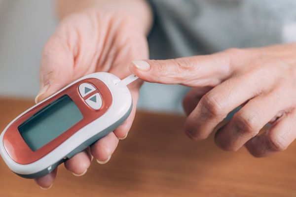 Picos de azúcar en sangre postprandiales relacionados con el riesgo de enfermedad de Alzheimer