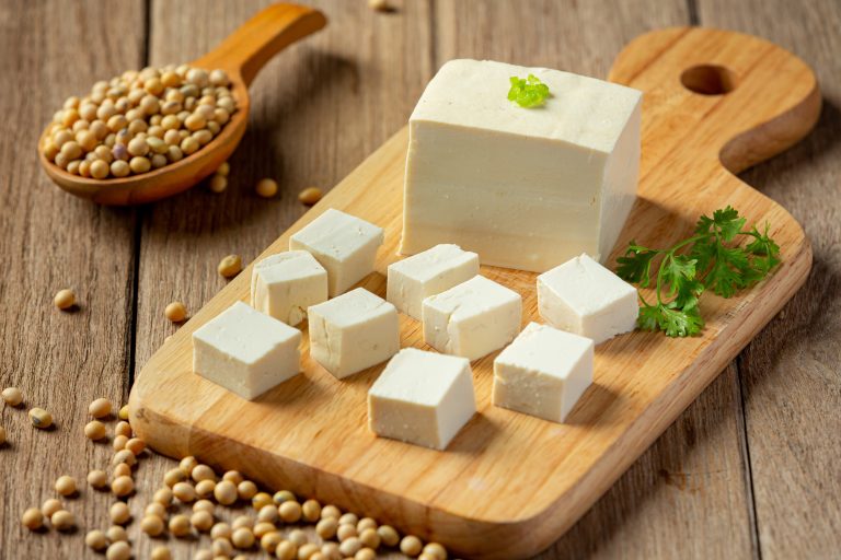 Por qué el tofu es considerado una proteína completa y cuál es su aporte a la alimentación diaria