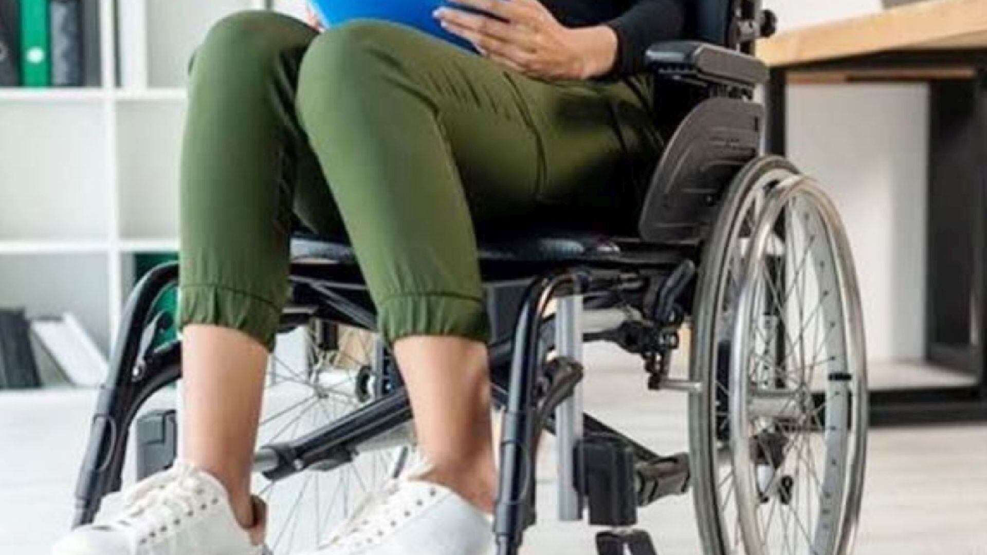 El nuevo estudio de la Universidad de California identifica la inflamación cerebral como causante del deterioro energético en las neuronas responsables del movimiento en la esclerosis múltiple (Andina)