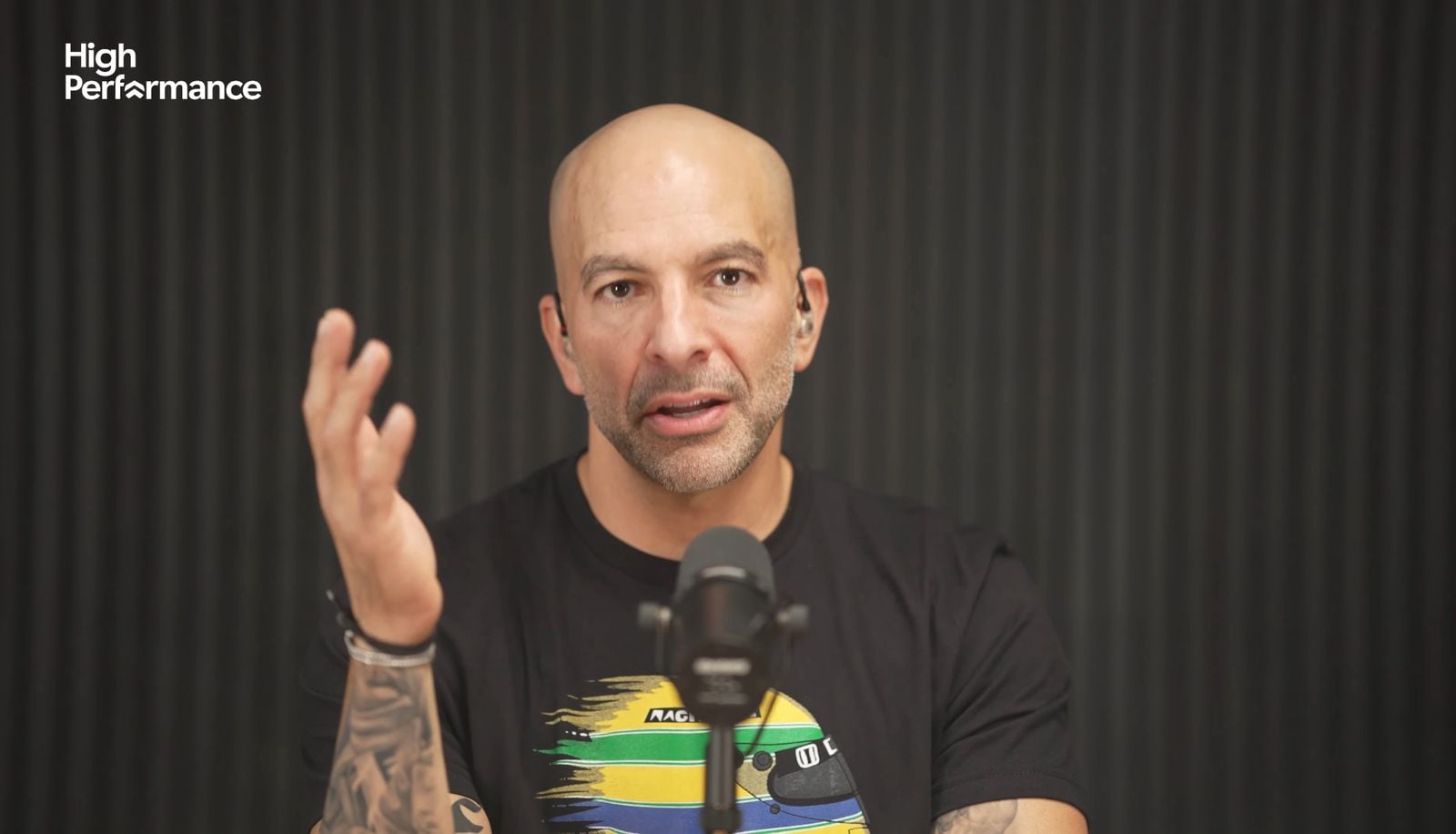 El especialista advierte que los medicamentos metabólicos no reemplazan el valor fundamental del ejercicio físico para la longevidad (Captura de video: YouTube/High Performance)