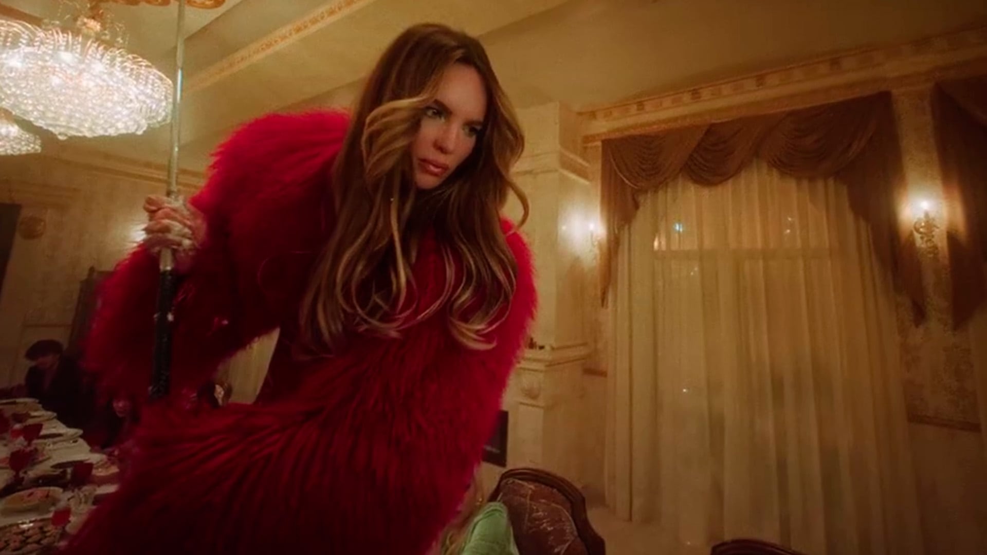 La artista confesó llevar varios años usando este procedimiento, cada vez más de moda, para cuidar su salud y belleza, generando curiosidad entre quienes buscan opciones para el bienestar integral.
Crédito: YT, Belinda