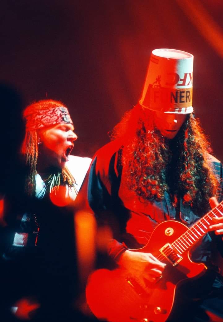El paso de Buckethead por Guns N’ Roses revolucionó el sonido de la banda, aportando un estilo moderno y afilado al grupo (Photo gie Knaeps)
