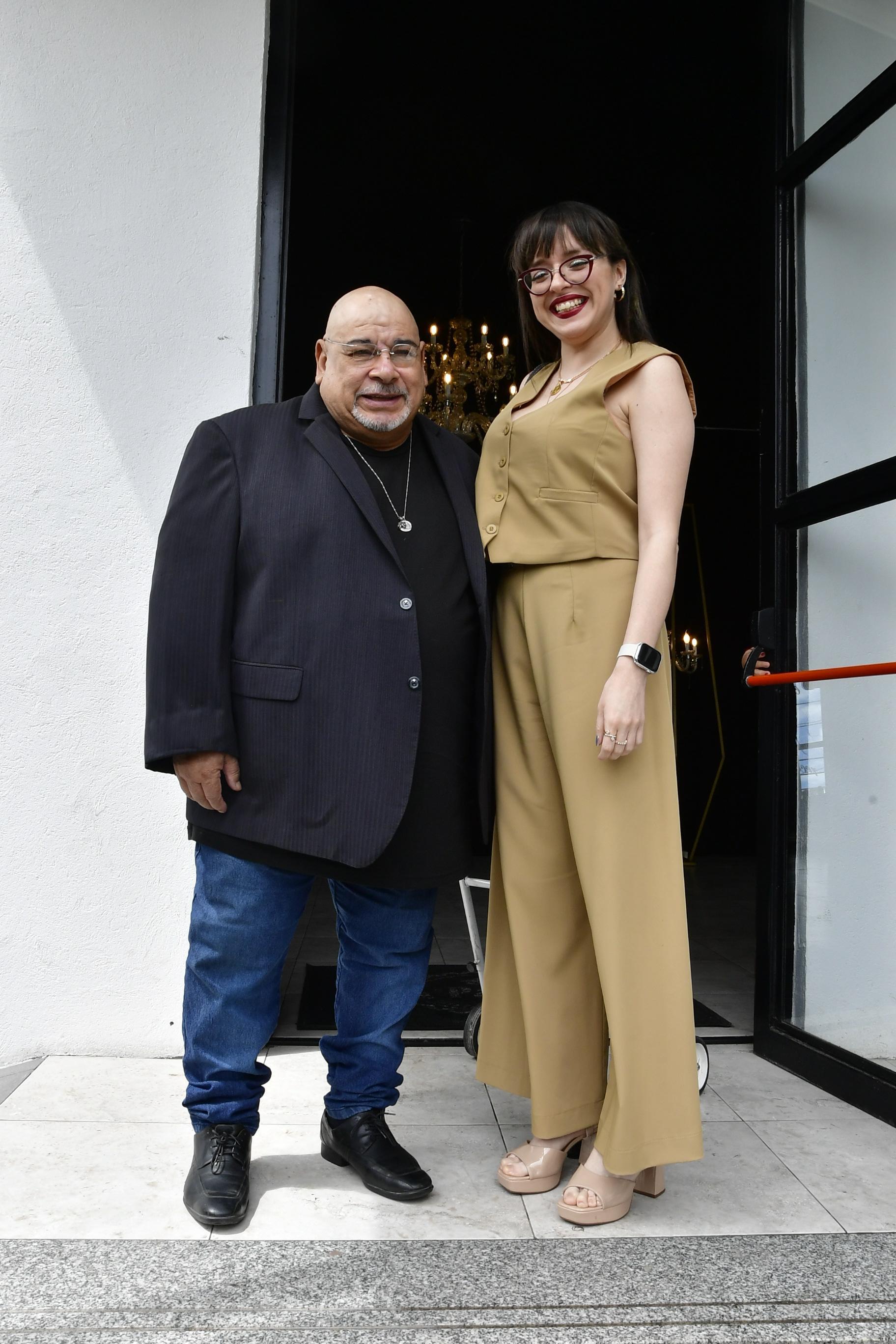 Roly Serrano y su pareja Candelaria en la boda de Coco Silly