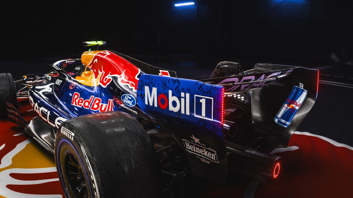 El nuevo diseño de Red Bull es bastante simular a los anteriores y predominan los colores azul, rojo y naranja