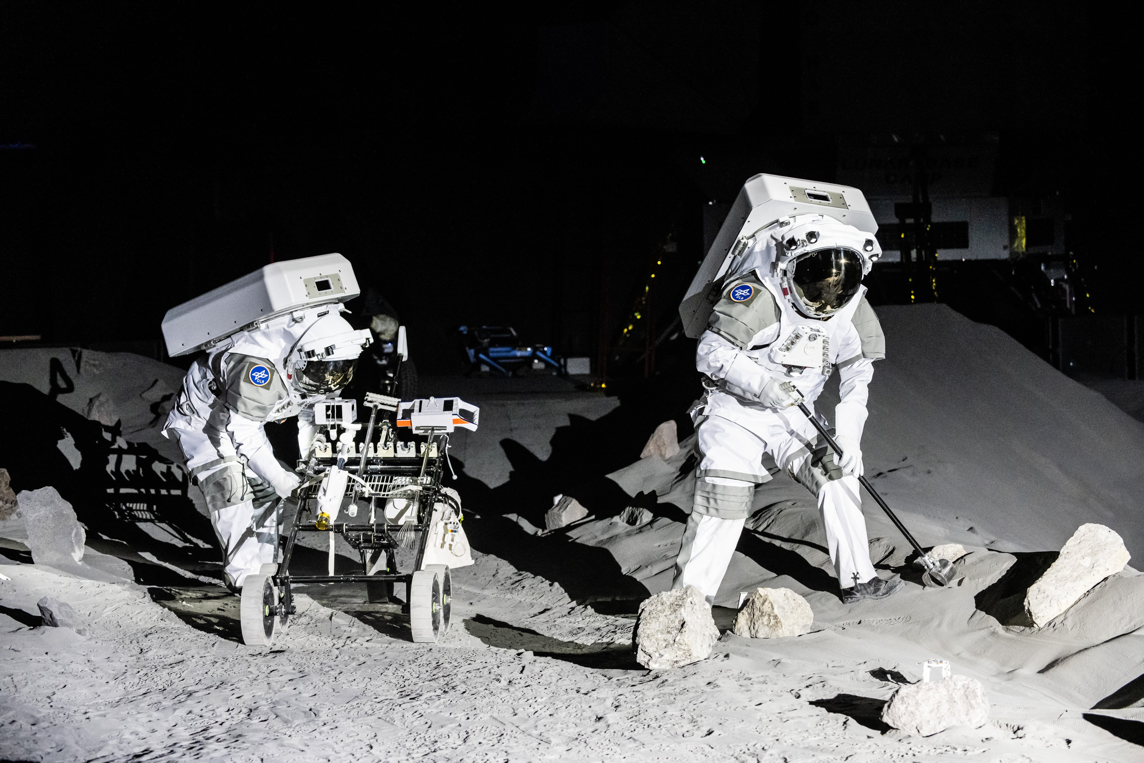 Un experimento en la Estación Espacial Internacional mostró que fagos evolucionados en microgravedad fueron más eficaces contra bacterias (ESA)