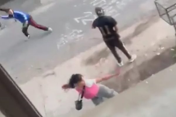 Revelaron que una de las detenidas por el ataque grupal en La Plata tenía antecedentes por golpear a su hijo de 2 años