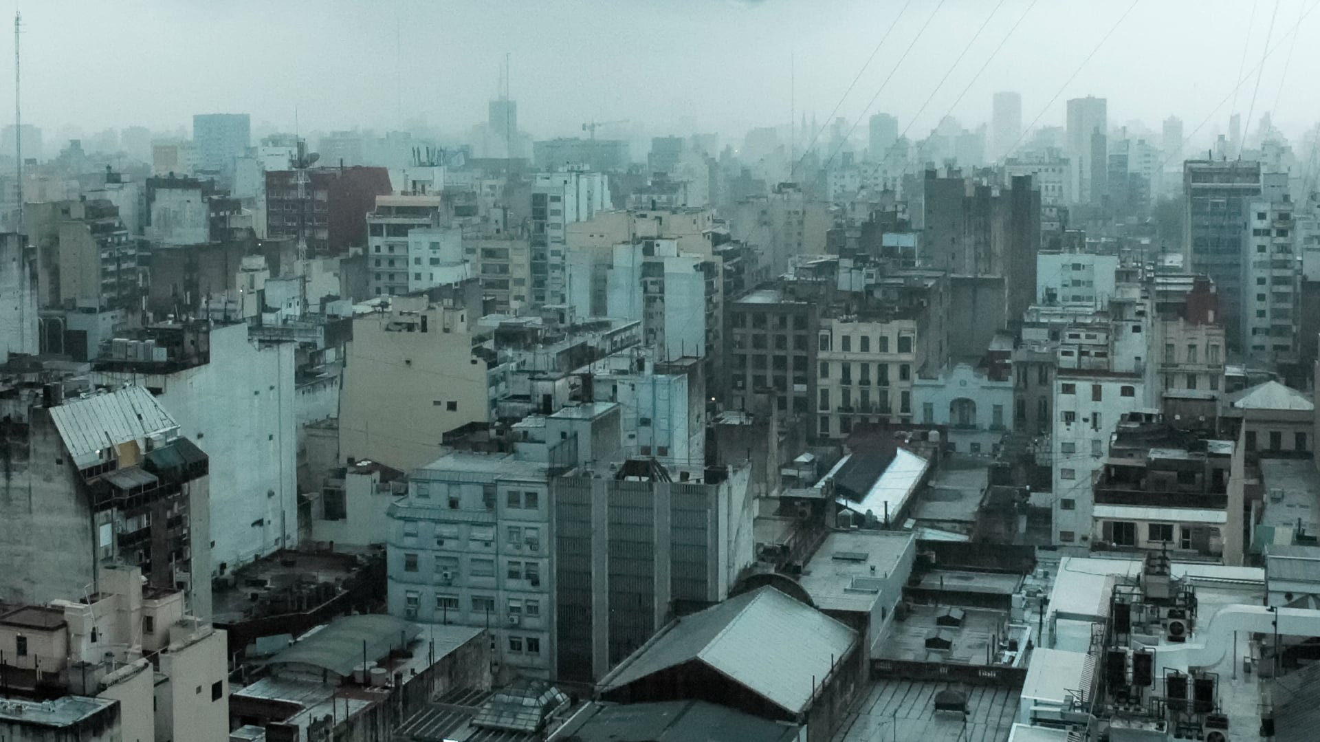 El pronóstico oficial indica una crecida significativa en el Río de la Plata y posibles anegamientos en zonas bajas