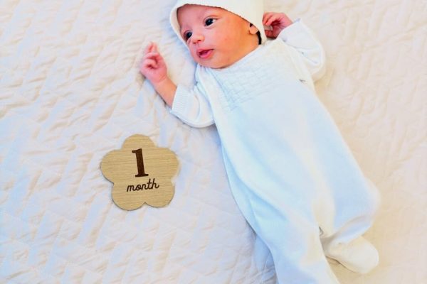 Rocío Marengo y Eduardo Fort festejaron el primer mes de su hijo Isidro: “Que seas inmensamente feliz”