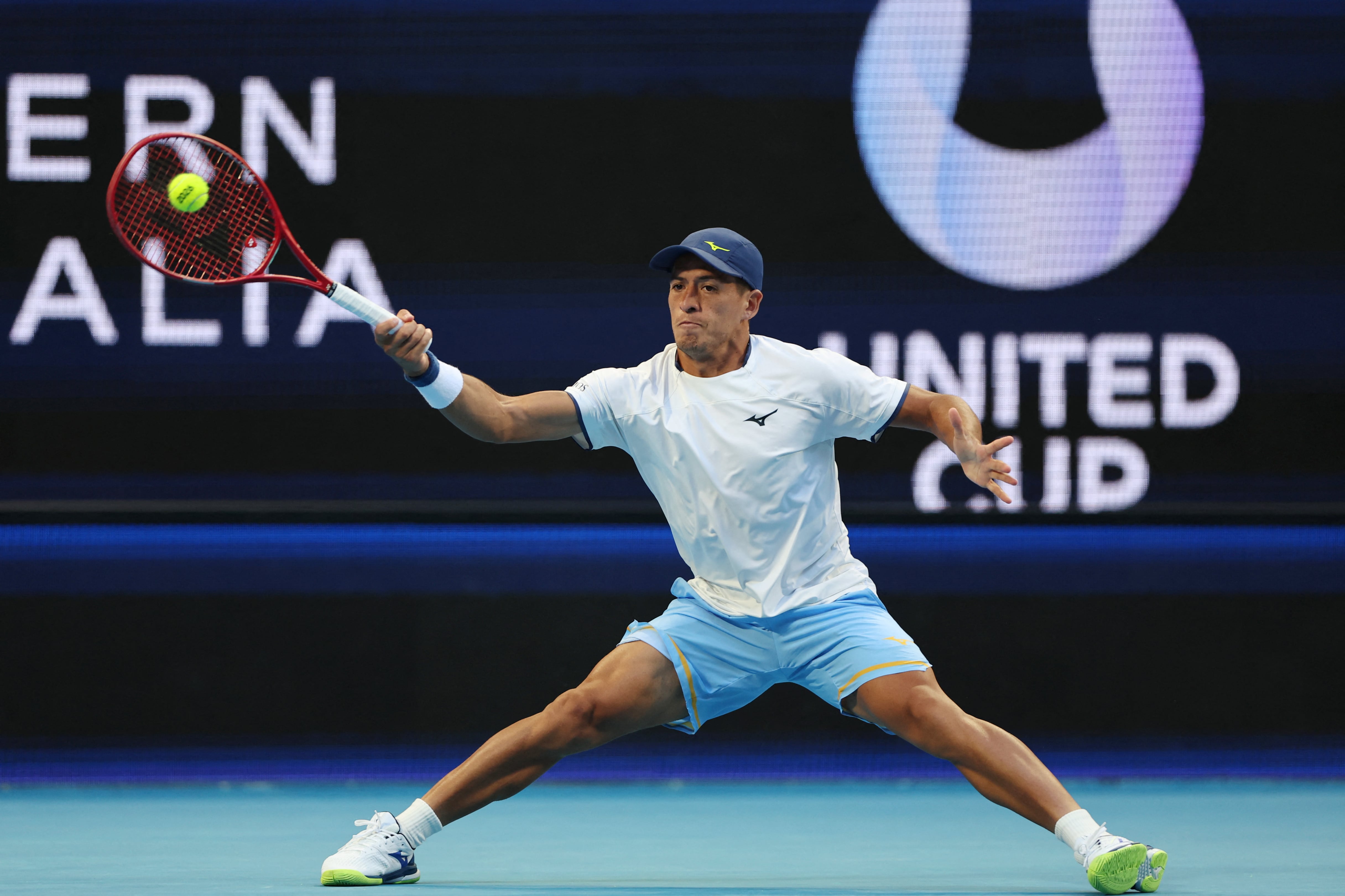 Sebastián Báez derrotó en sets corridos a Stanislas Wawrinka por los cuartos de final de la United Cup (Crédito: Antony DICKSON / AFP)