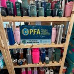 Secuestraron vasos, termos, mates y botellas falsos de una marca top: por qué son riesgosos para la salud