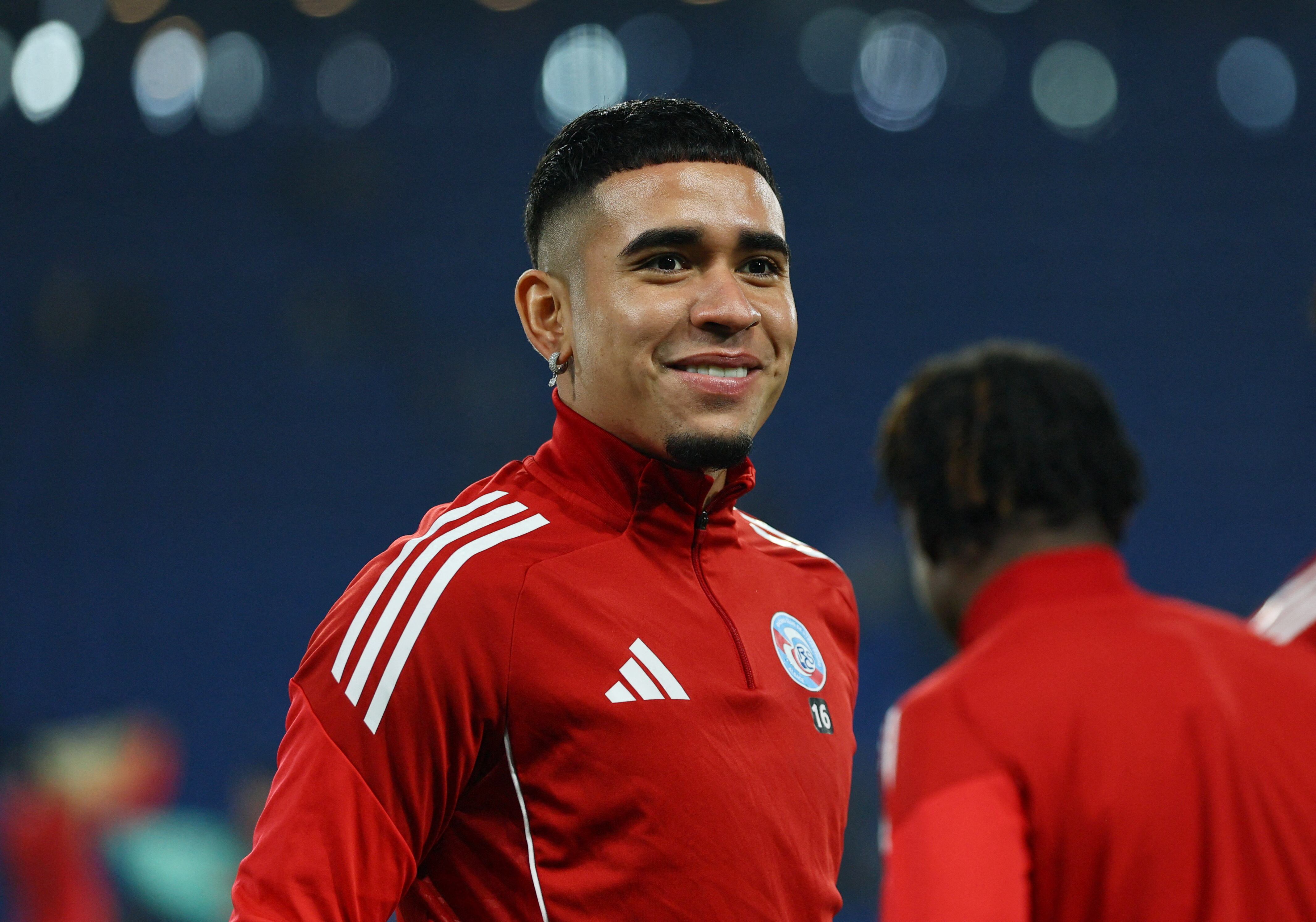 Kendry Páez debutó a los 15 años en Independiente del Valle y, en 2023, Chelsea lo compró a cambio de 10 millones de euros. Cuando recaló en el equipo inglés con 18 años, fue cedido al Racing de Estrasburgo (REUTERS/Manon Cruz)