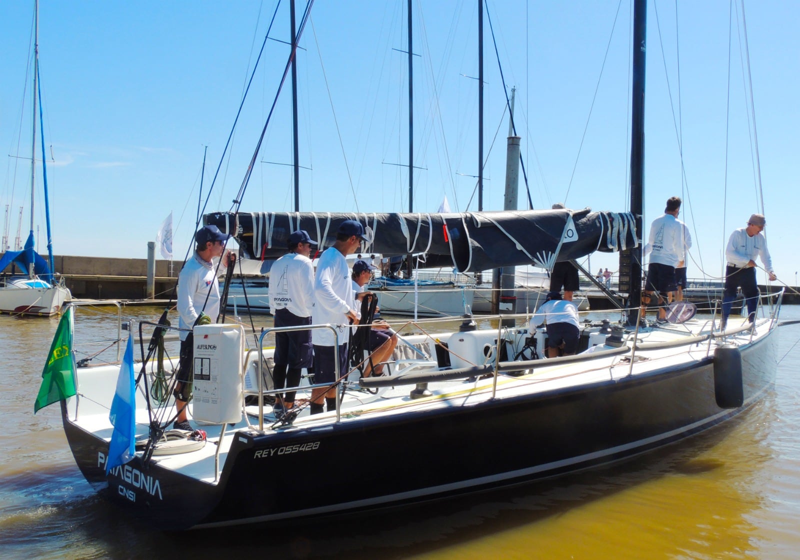 El Patagonia en los preparativos para las regatas que se avecinan