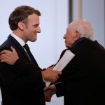 Tiene 104 años, publicó otro libro y llama a la sociedad a rebelarse