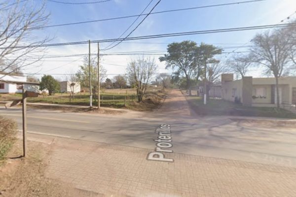 Tiene 13 años, manejaba una moto y chocó contra un poste en Córdoba: ahora pelea por su vida