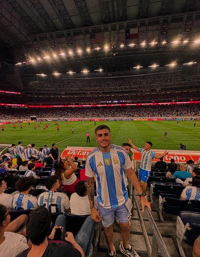 Acompañó a la selección argentina desde las tribunas durante la Copa América 2024 (Crédito: @ramiro.rocca9/Instagram)