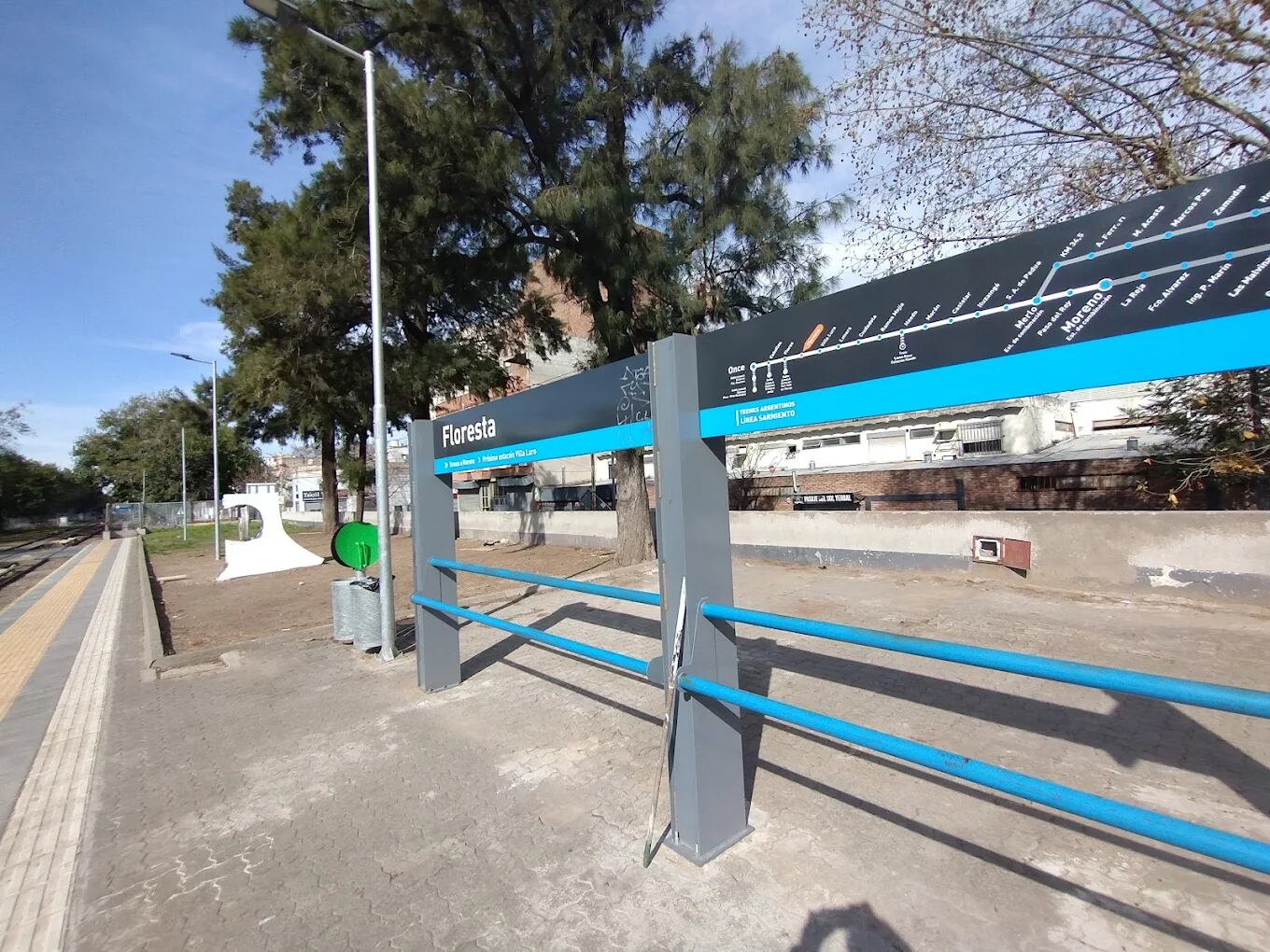 Días antes, un ciclista perdió la vida al ser embestido por una formación del Tren Sarmiento en el paso a nivel de Cuenca y Venancio Flores, ciudad de Buenos Aires