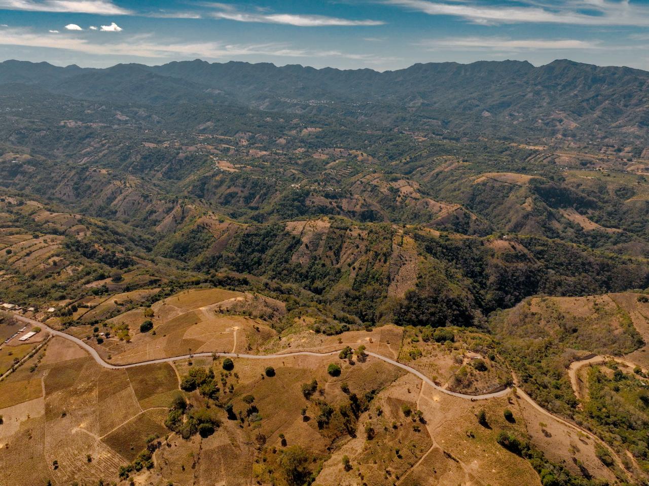 Las obras serán ejecutadas en 12.14 kilómetros. Más de 4,000 familias se beneficiarán con la pavimentación de esta calle. /Secretaría de Prensa de la Presidencia