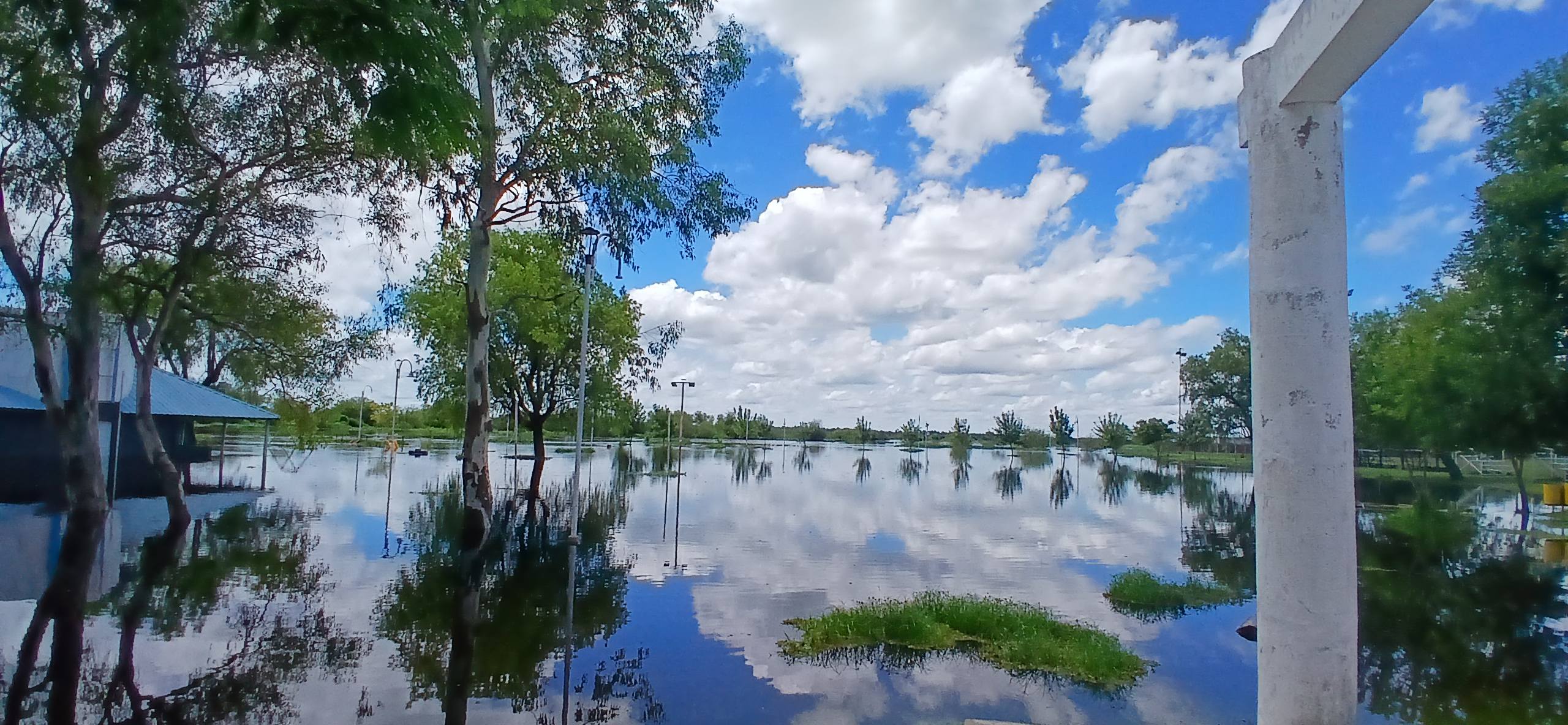 Tras las intensas lluvias, las crecidas de los ríos en Salta dejaron rutas cortadas y calles anegadas