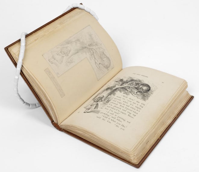 Este libro, conocido como “The Michelson Alice”, nunca antes se había mostrado al público en el Reino Unido