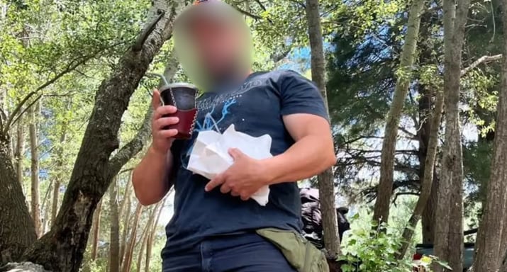 El hombre resultó herido mientras combatía las llamas y colaboraba con la reparación de herramientas