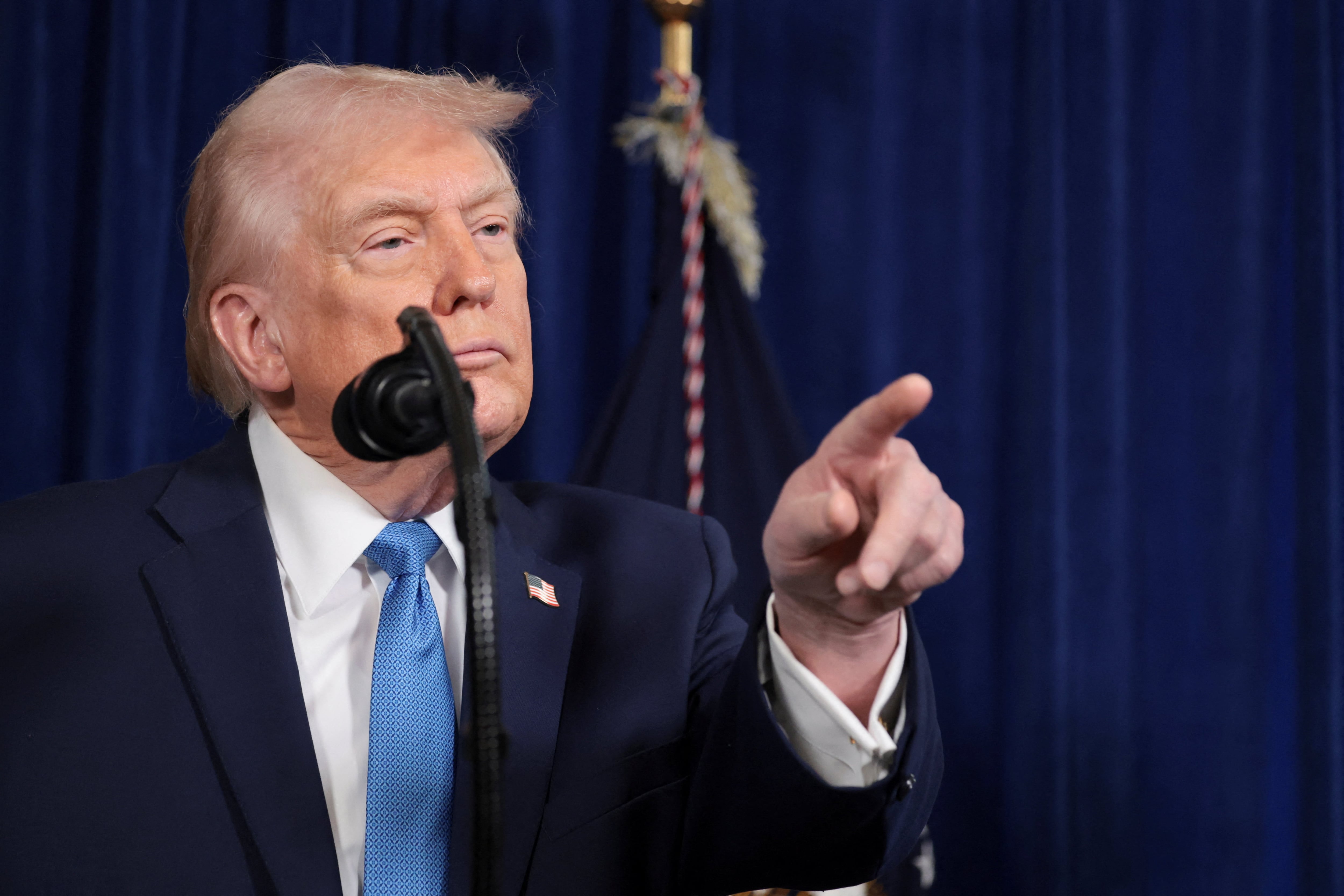 En una entrevista con The Atlantic, el presidente de Estados Unidos subrayó que la presión sobre el régimen venezolano podría aumentar si la dirigencia chavista insiste en desafiar a Washington (REUTERS/Jonathan Ernst)