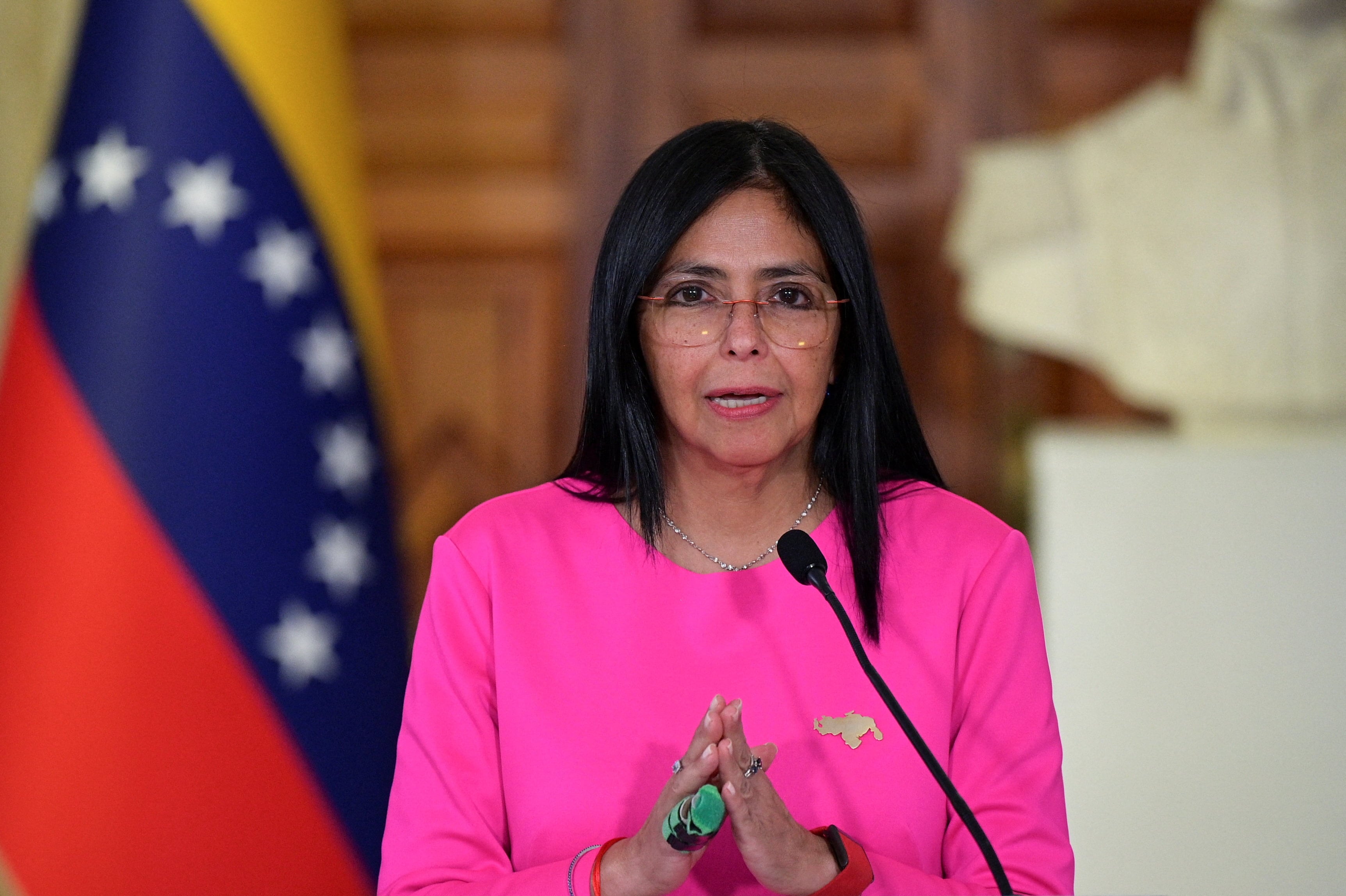 Delcy Rodríguez, la funcionaria chavista encargada de la transición en Venezuela (REUTERS/Gaby Oraa)