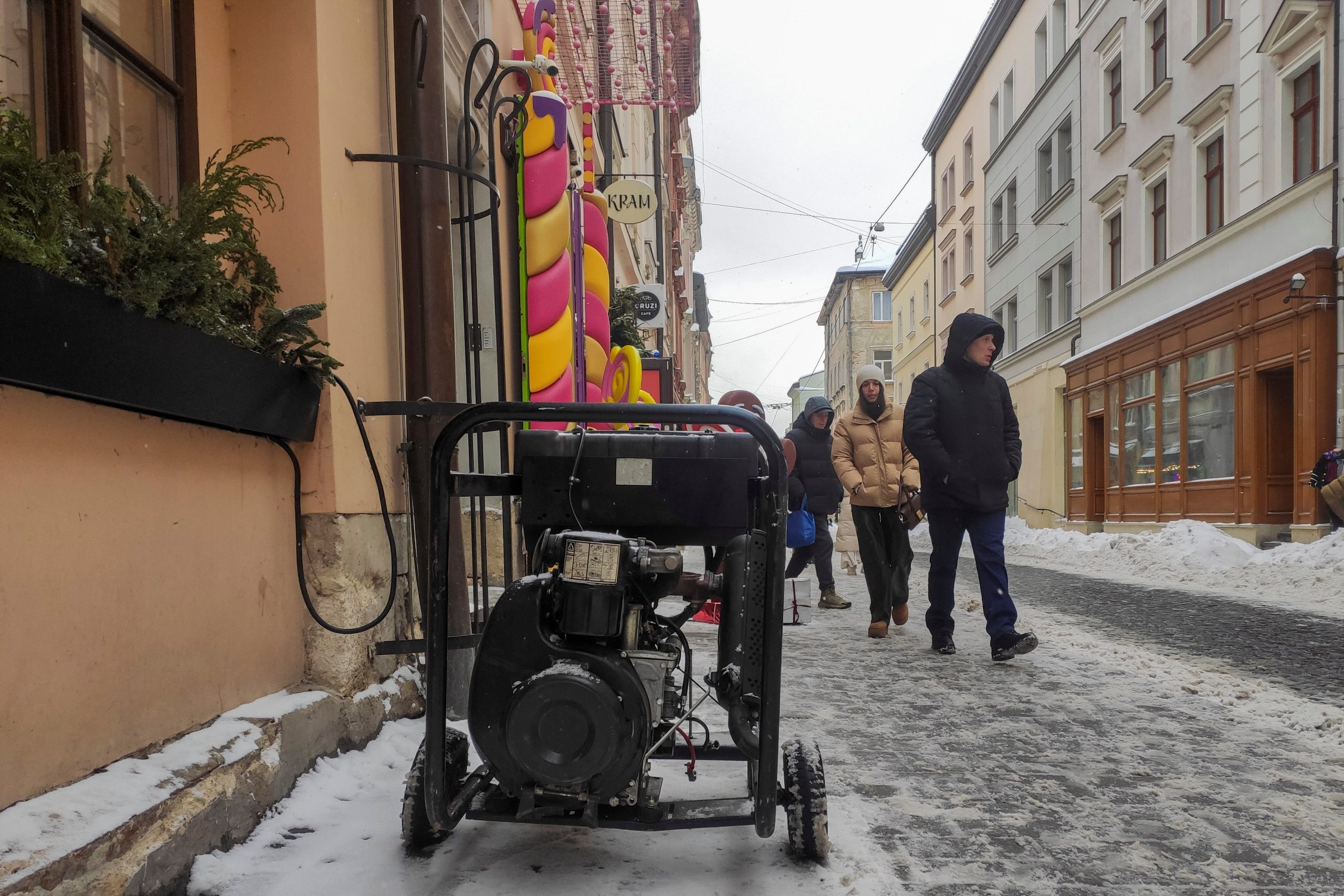 Ucrania atacó un depósito de petróleo en la ciudad rusa de Penza y provocó incendio masivo en un punto militar clave