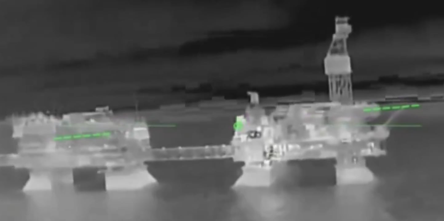 Ucrania bombardeó tres plataformas de la petrolera rusa Lukoil usadas para abastecer a las fuerzas del Kremlin