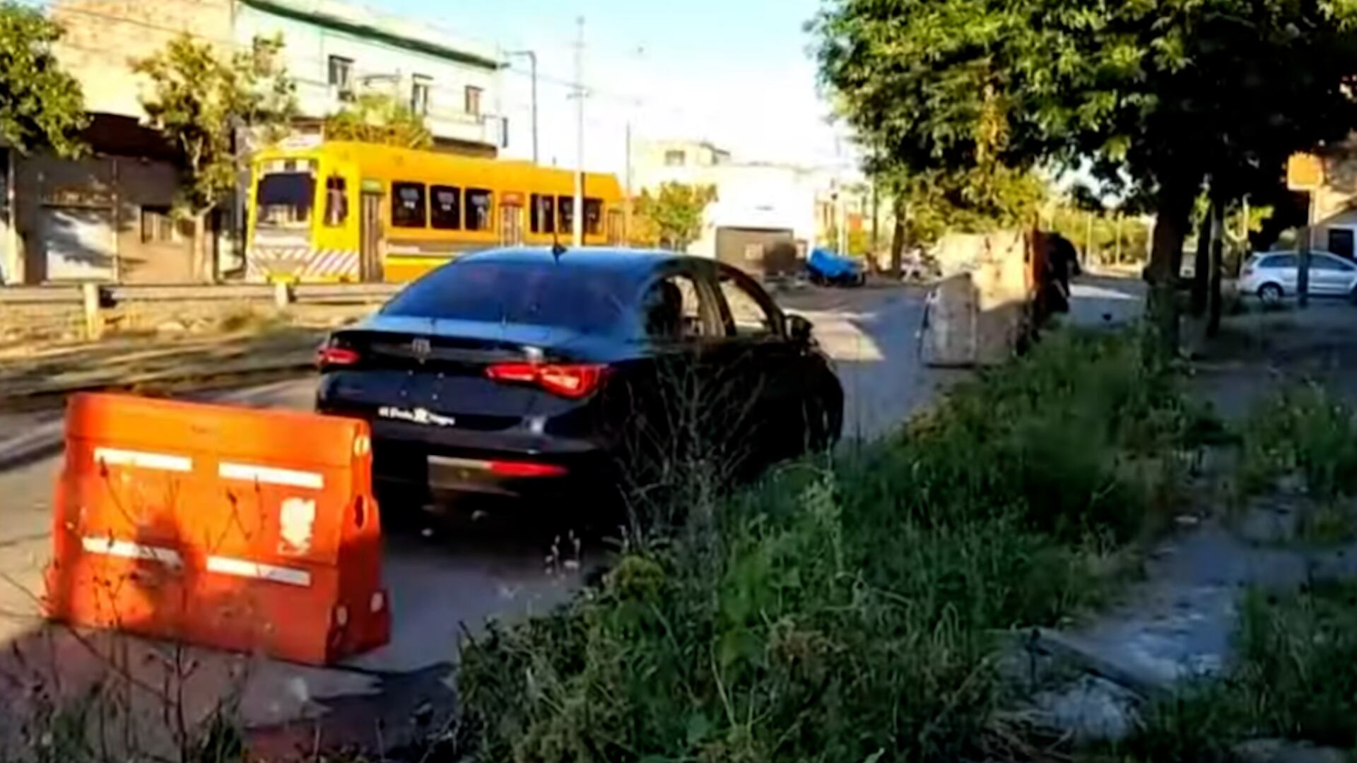 El Fiat Cronos negro de la víctima.