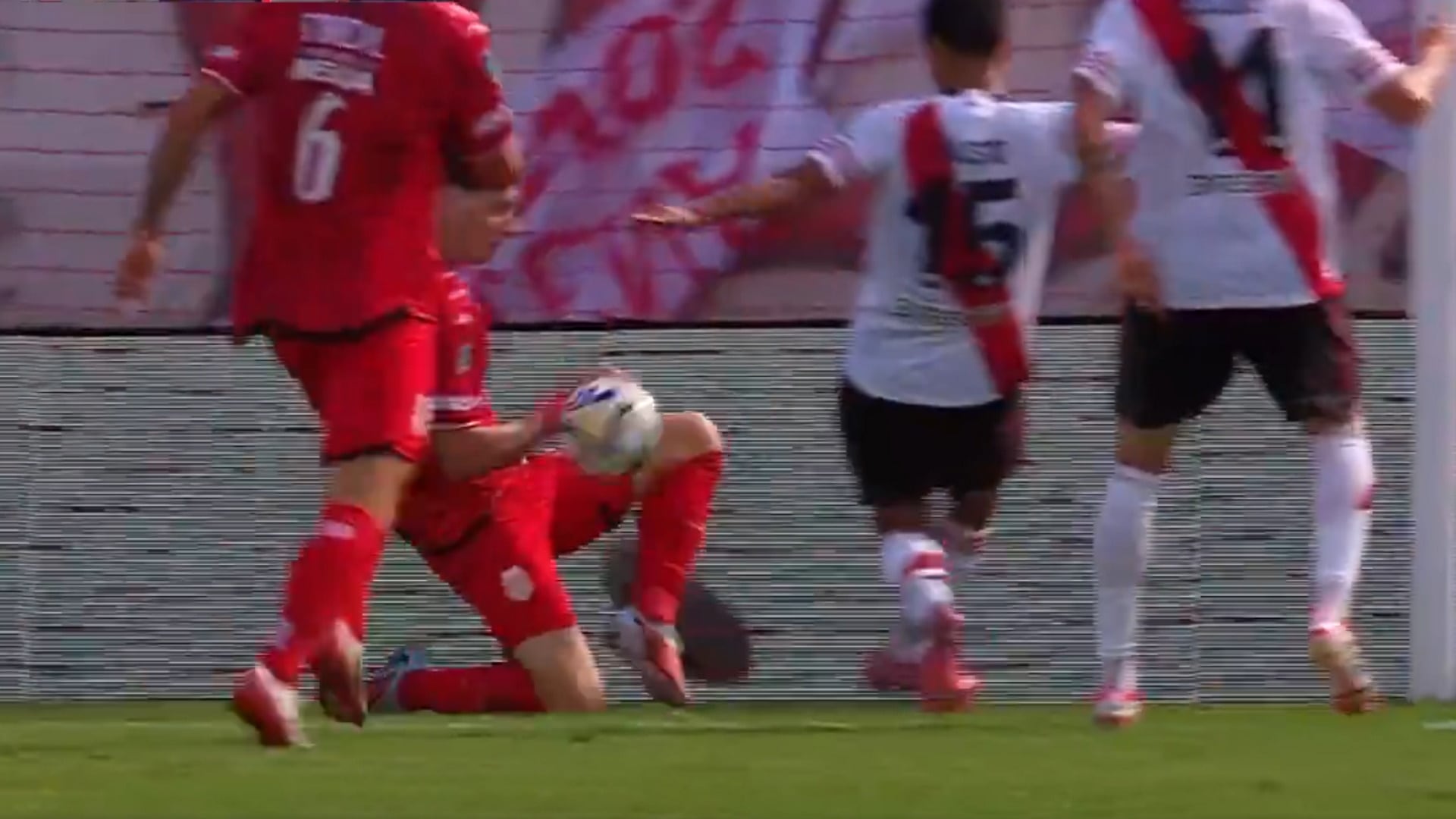 Otra de las cámaras que captó la mano de Campi