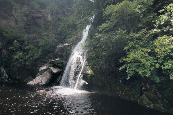 Un hombre se arrojó al río a nadar con su hijo y murió ahogado en Córdoba