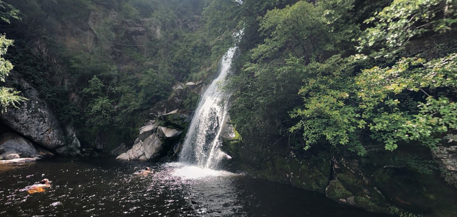 Un hombre se arrojó al río a nadar con su hijo y murió ahogado en Córdoba