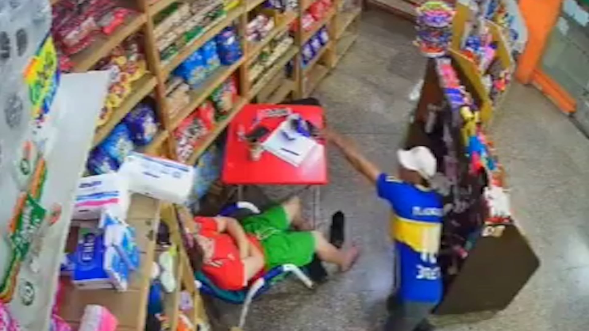 Un ladrón se tiró a un arroyo para huir de la Policía en La Plata, pero fue capturado