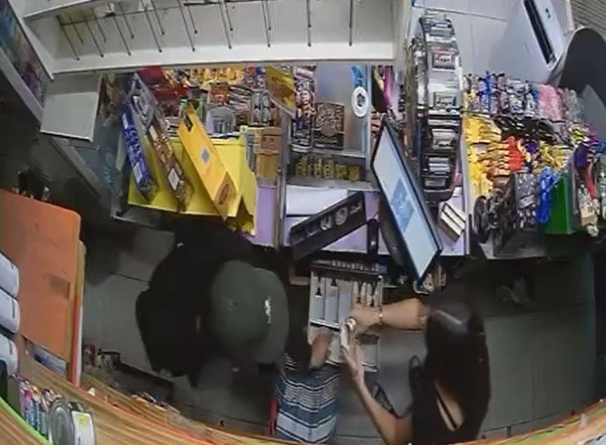 El robo había ocurrido en un kiosco de La Plata (Video X: @Hechosanderecho)