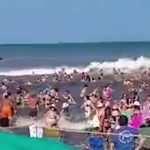 Un muerto y 35 heridos por una ola gigante que impactó en Santa Clara del Mar y Mar del Plata