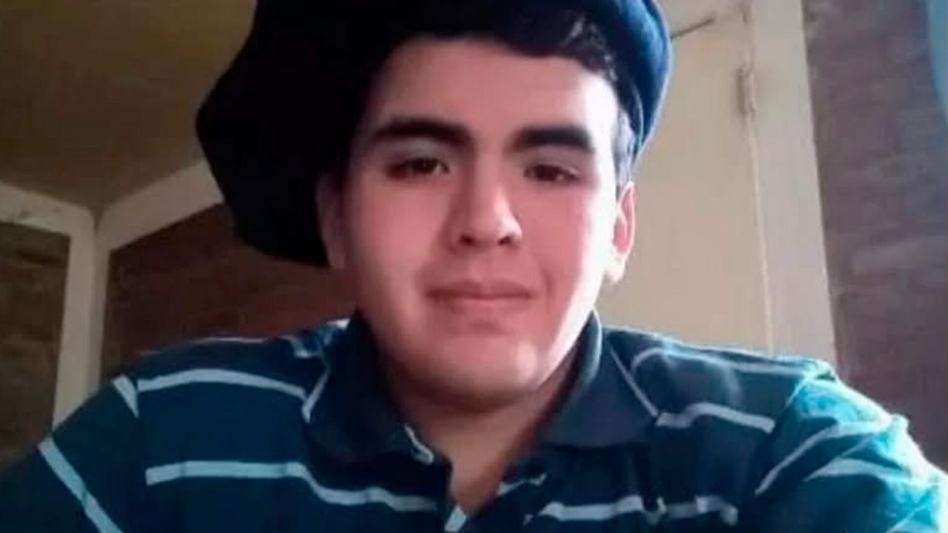 La víctima, identificada como Axel Adrián Chicui, fue trasladada de urgencia al Hospital Regional de Comodoro Rivadavia y permaneció internada en estado crítico