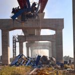 Una grúa de construcción cayó sobre un tren de pasajeros en Tailandia: al menos 22 muertos y 64 heridos