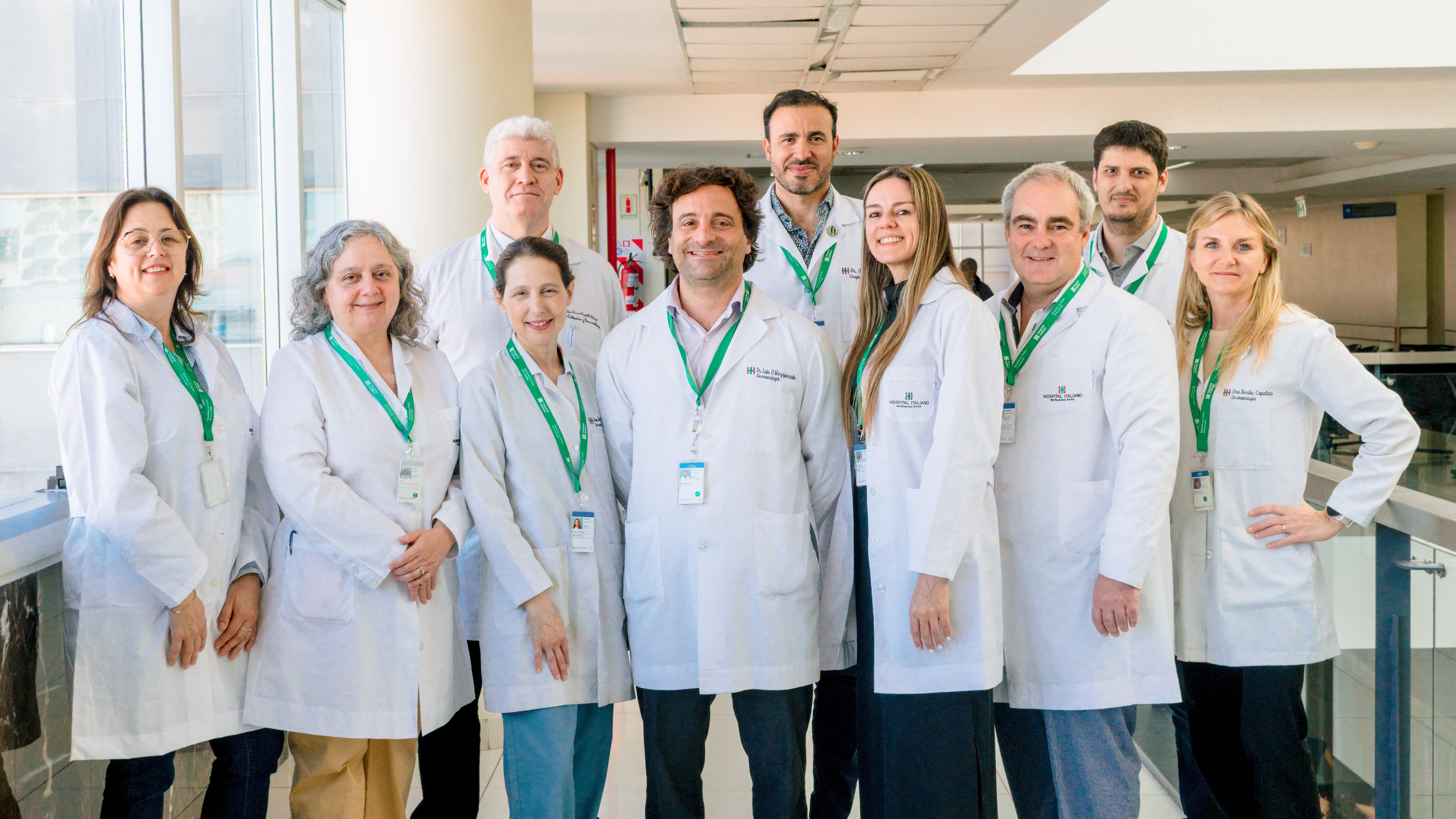 El equipo multidisciplinario integra áreas como dermatología, genética y cirugía plástica para abordar casos complejos (Hospital Italiano)