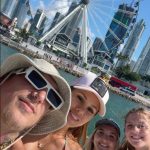 Vacaciones familiares a puro sol: El Polaco, Barby Silenzi y sus hijas a bordo de un yate en Miami