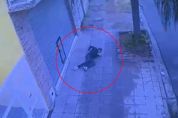 Video: una oficial de la Policía Bonaerense baleó a un delincuente de 17 años que intentó robarle en La Matanza