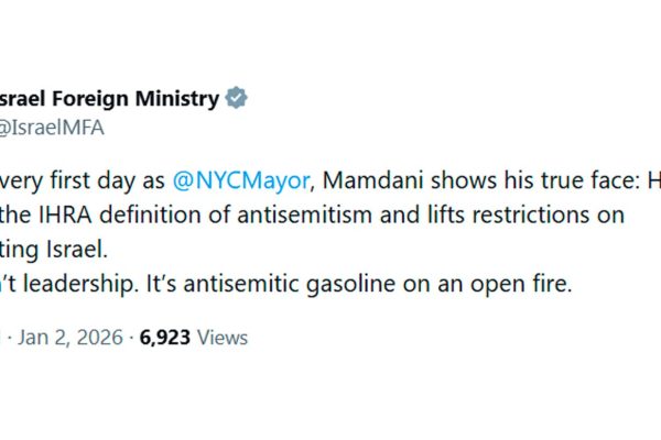 Zohran Mamdani defendió la eliminación de dos órdenes contra el antisemitismo tras las advertencias de Israel