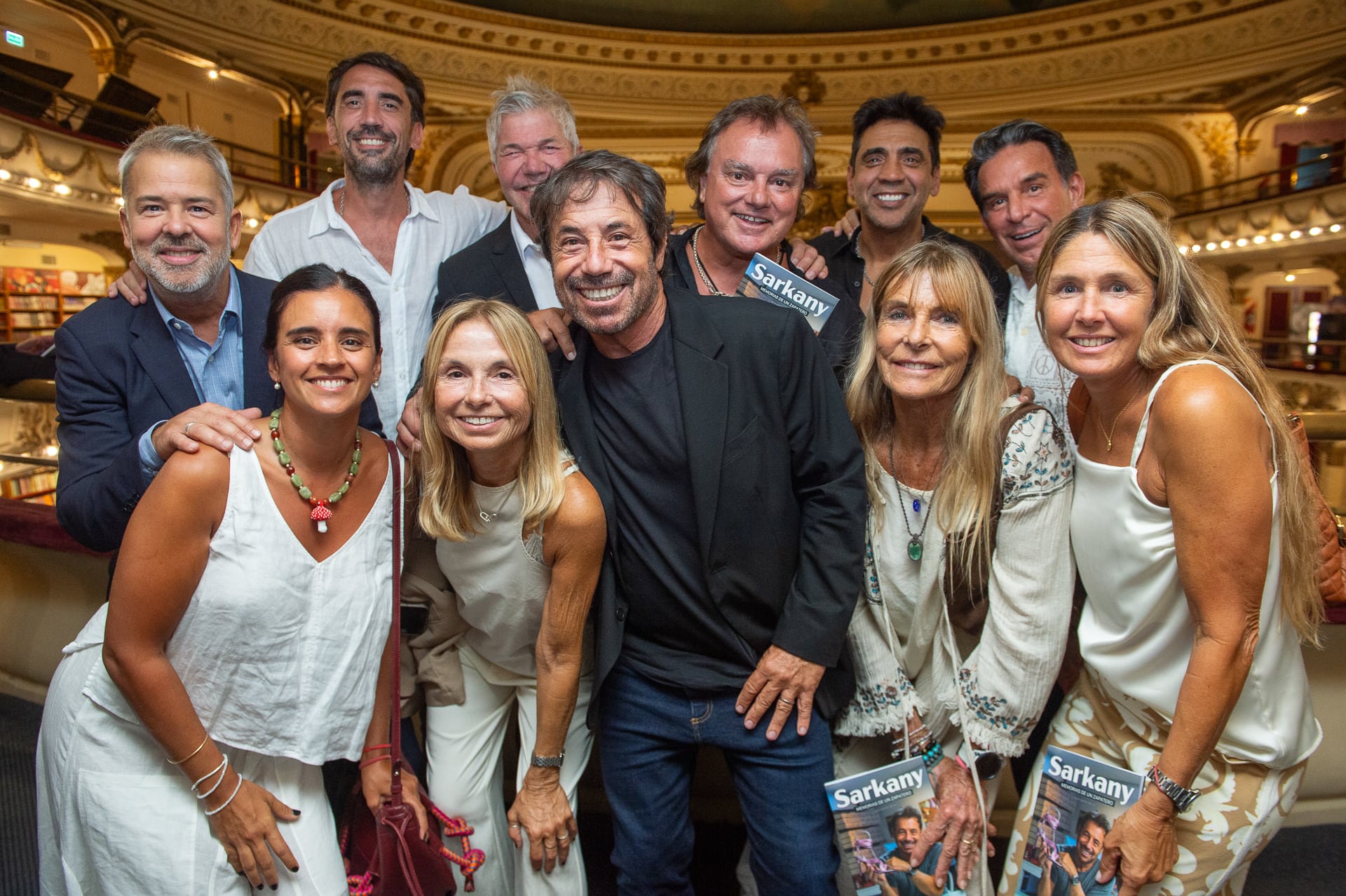 Ricky Sarkany en el lanzamiento de su libro 