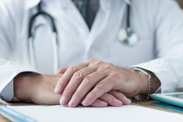 6 hábitos avalados por Harvard para prevenir el dolor de cuello crónico