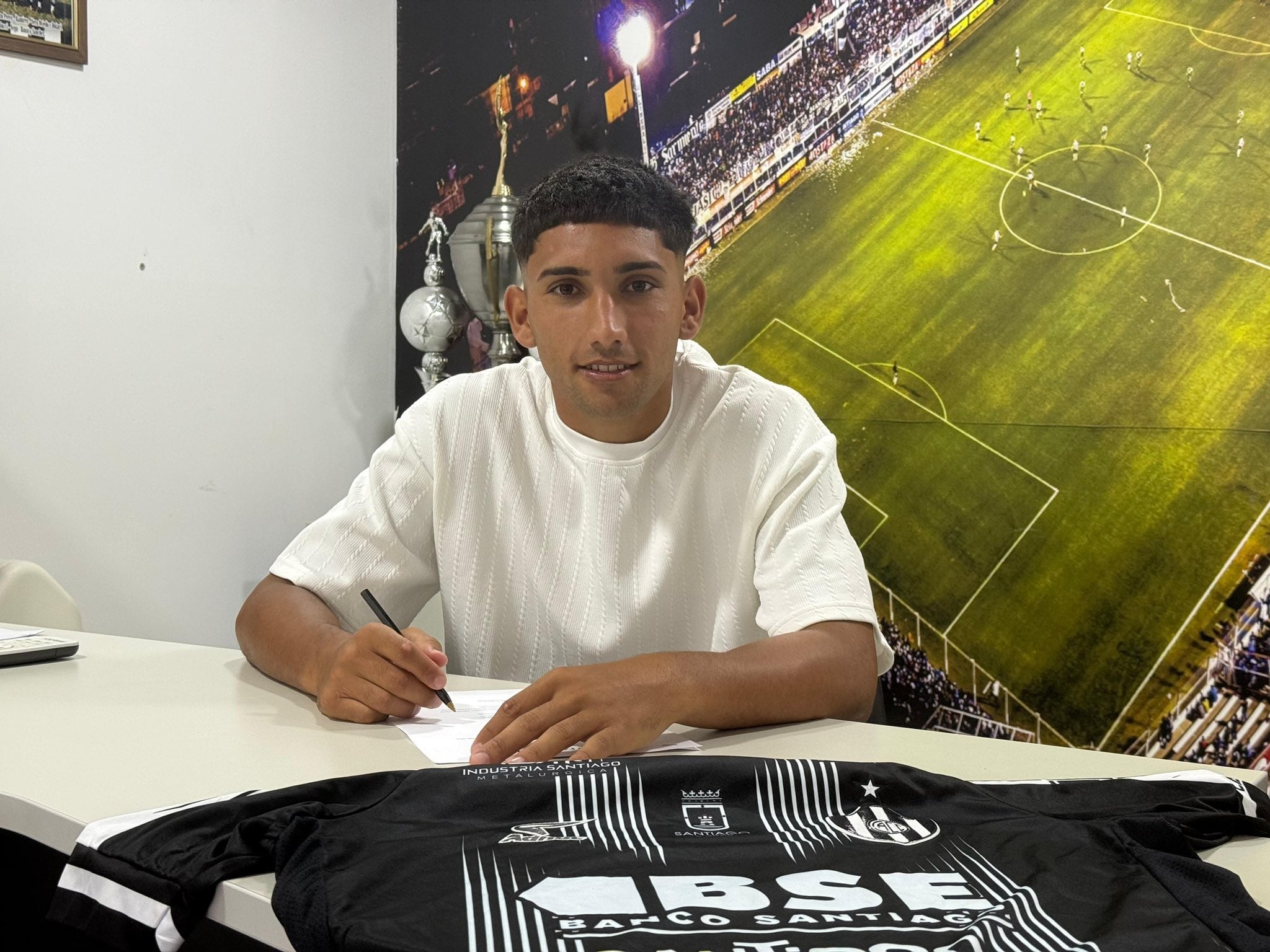 El delantero Alan Laprida (21 años) se sumó a Central Córdoba de Santiago del Estero a préstamo por un año