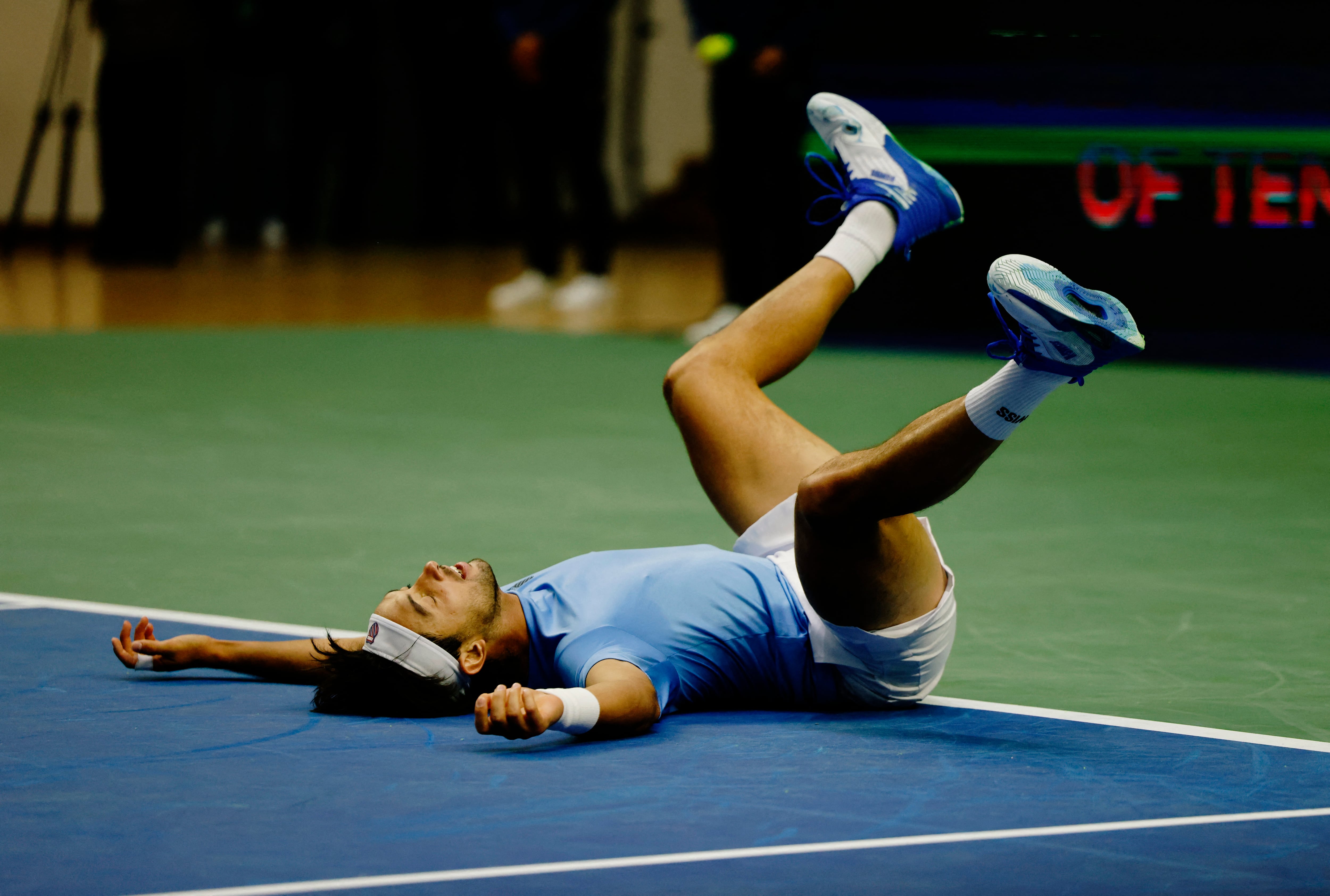 Desahogo. Thiago Tirante se deja caer en el suelo tras su victoria ante Hyeon Chung (Fuente: REUTERS/Kim Soo-Hyeon)